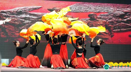 我校隆重举行2023届学子毕业典礼 我校隆重举行2023届学子毕业典礼