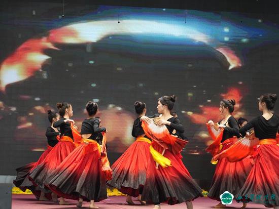 我校隆重举行2023届学子毕业典礼 我校隆重举行2023届学子毕业典礼