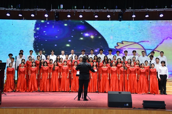 献给2024级新生一个温馨 活泼 快乐的开学典礼