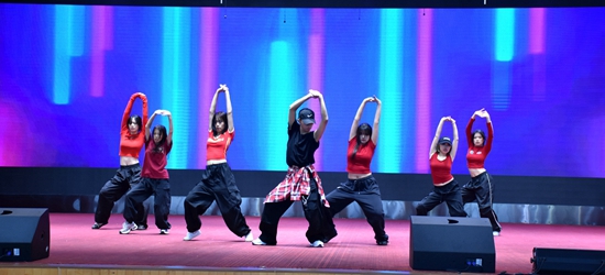 献给2024级新生一个温馨 活泼 快乐的开学典礼