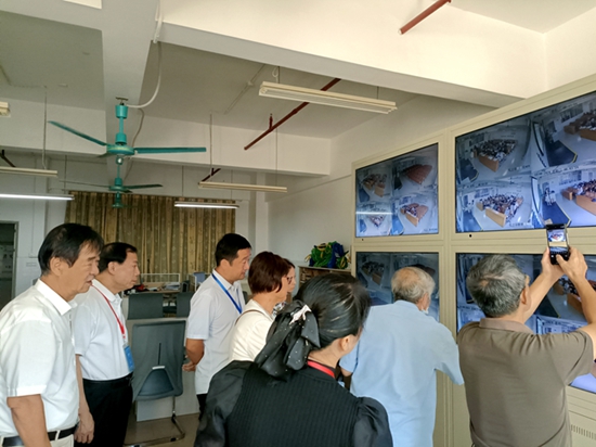 校领导巡查国庆假期返校第一天教学工作 校领导巡查国庆假期返校第一天教学工作