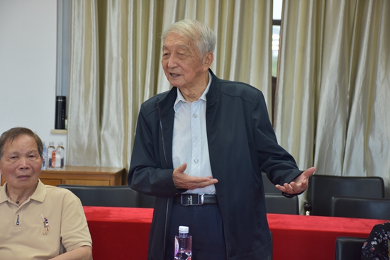 我校欢送陈立行教授光荣退休