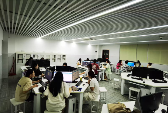 我校学子勇夺跨境电商大赛全国总冠军