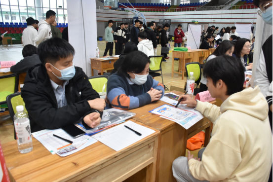 私立华联学院2025年春季校园供需见面会成功举办 ，助力粤港澳大湾区人才高地建设