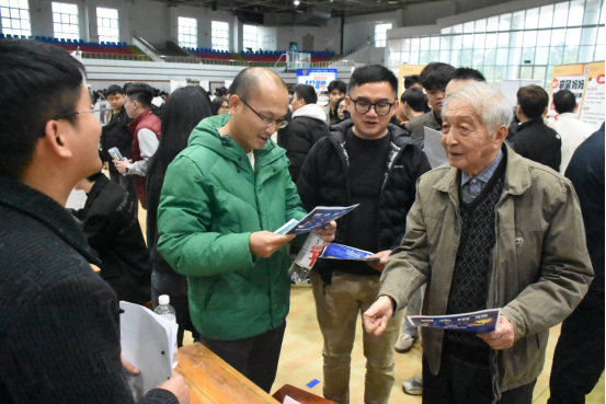 私立华联学院2025年春季校园供需见面会成功举办 ，助力粤港澳大湾区人才高地建设