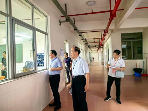 校领导巡考严把关，考风学风焕新颜—— 2024—2025学年第二学期期末考试有序开展