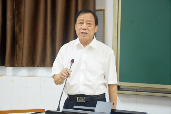 我校召开2025—2026学年第一学期教职工大会 我校召开2025—2026学年第一学期教职工大会