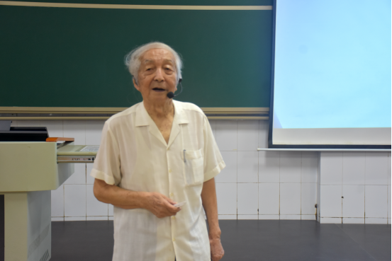 我校召开2025—2026学年第一学期教职工大会 我校召开2025—2026学年第一学期教职工大会