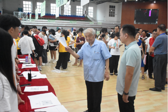  我在华联等你来！——直击2025级萌新入学