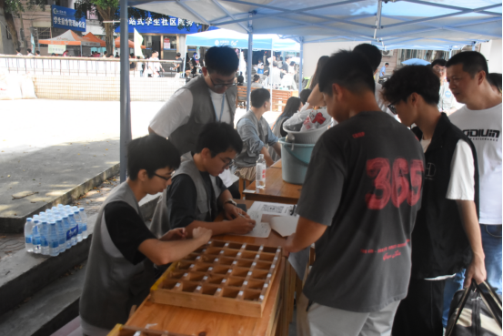  我在华联等你来！——直击2025级萌新入学