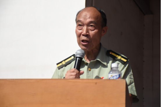 迷彩“点燃”青春—— 直击2025级新生军训成果汇报表演