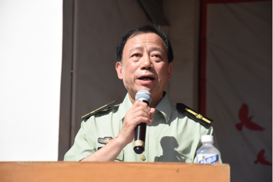 迷彩“点燃”青春—— 直击2025级新生军训成果汇报表演